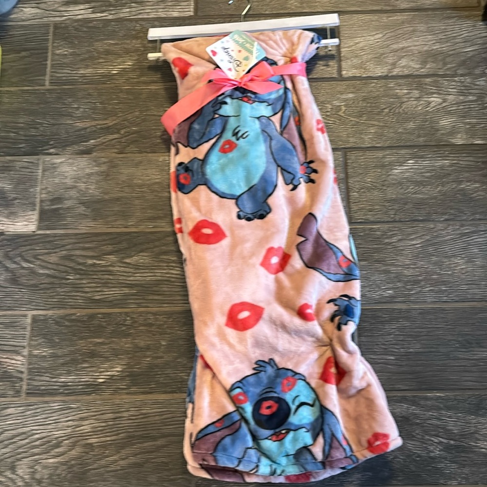 NWT Disney Stitch Throw 50in c 70in